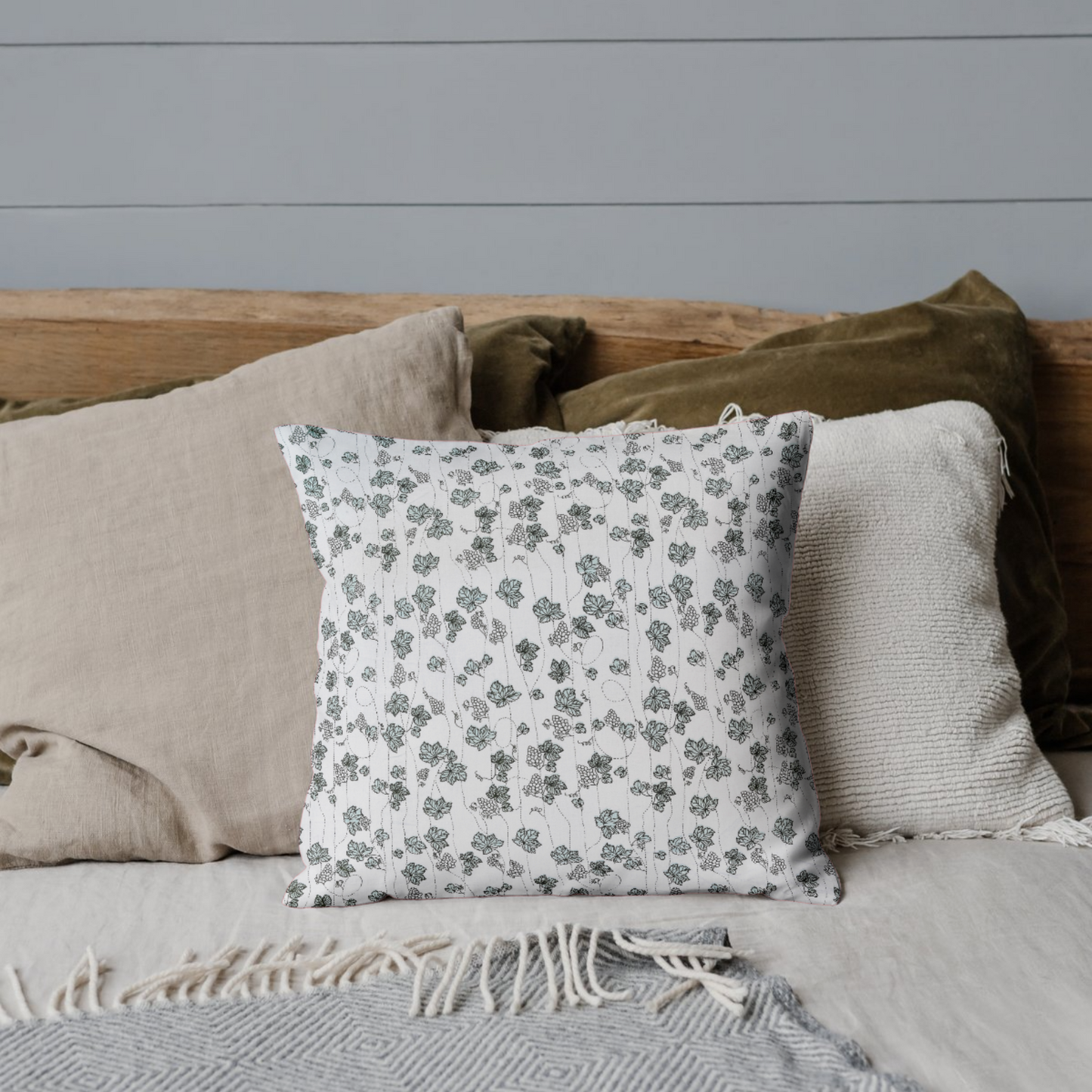 Entwine, Pillow